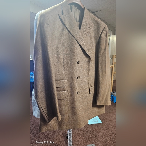 3pc dbl breasted tan herringbone with a hint of blue pants are 31in inseam - Picture 4 of 10